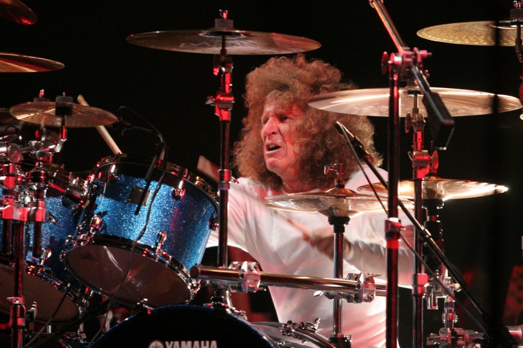 whitesnake tour drummer